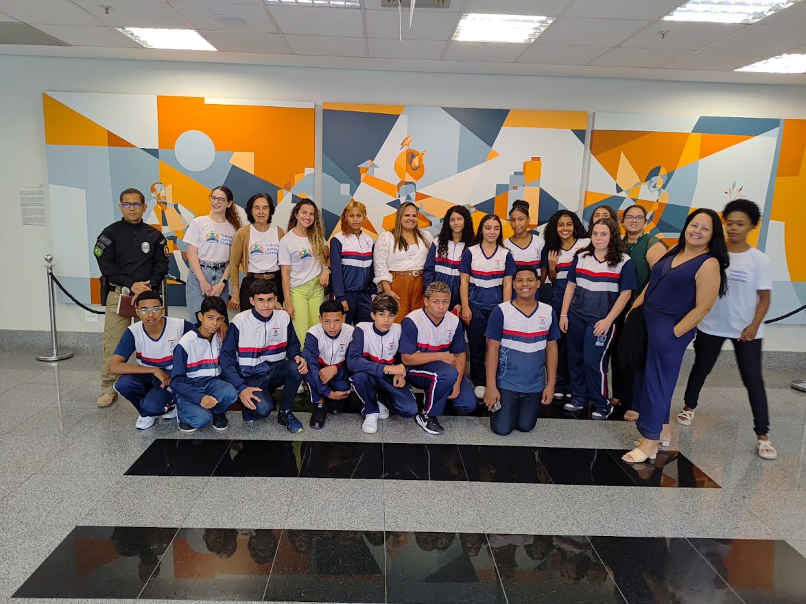 Programa TJC da AMATRA XVII inicia visitas de estudantes à Justiça do Trabalho